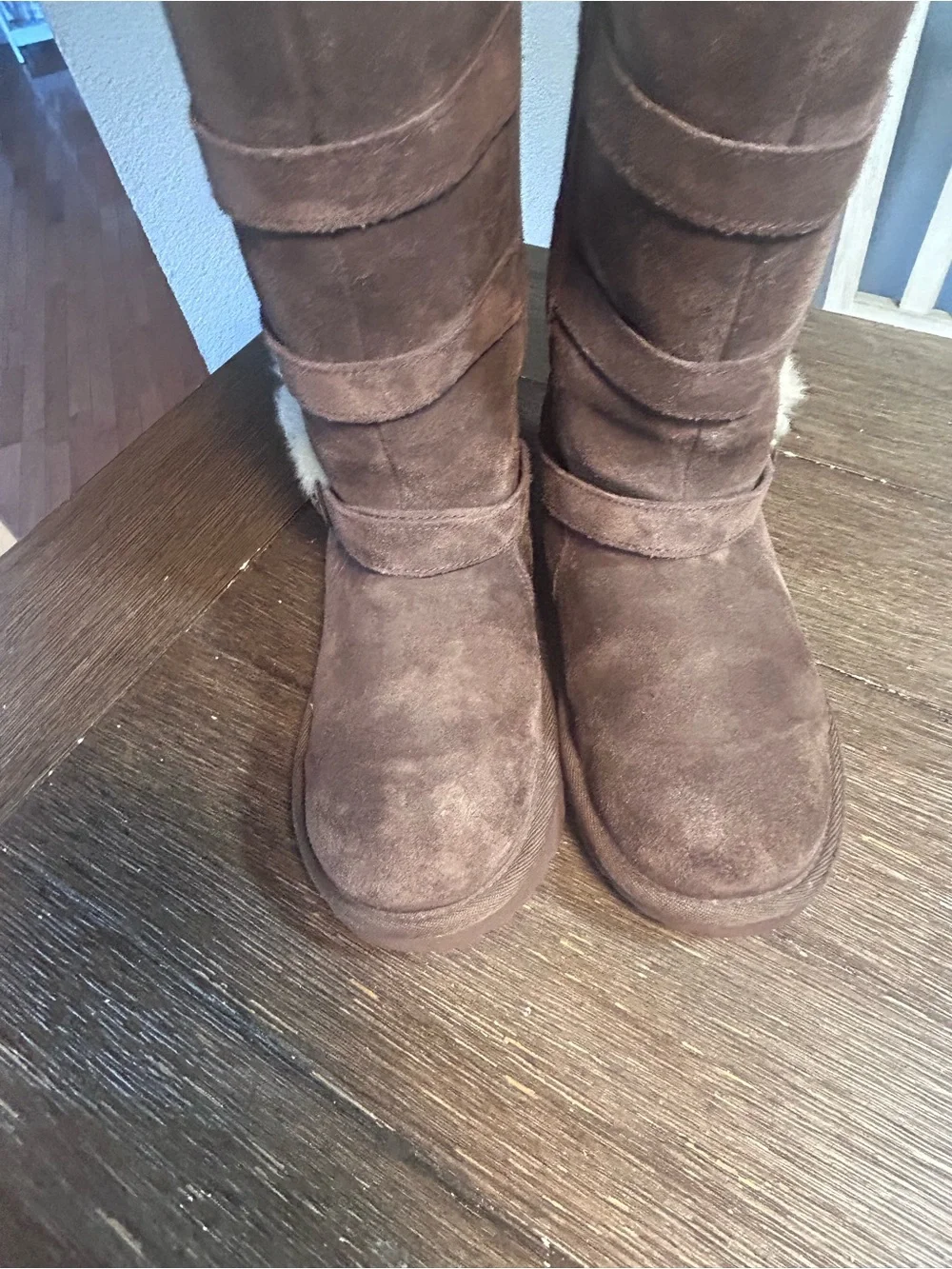 UGG Maddi II boots size 2